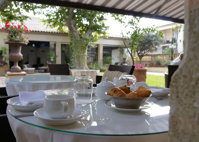 La Mazarin Отель Эг-Морт