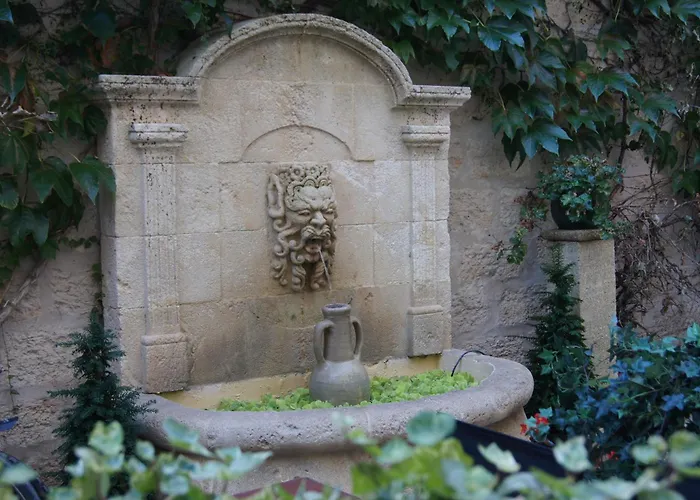 Отель La Mazarin Эг-Морт