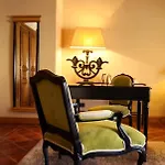 La Mazarin Hotel