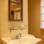 La Mazarin Hotel