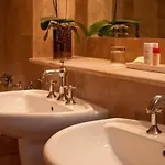 Hotel La Mazarin 5*