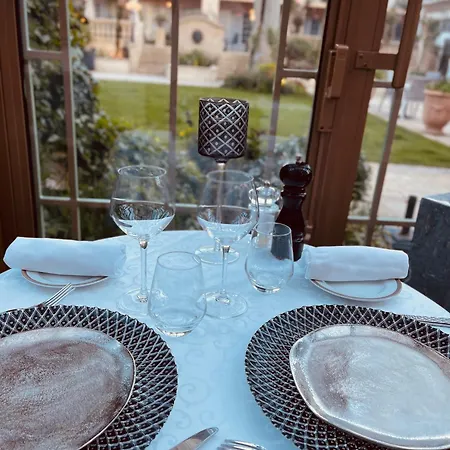 La Mazarin Hotel