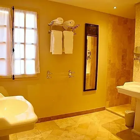 La Mazarin Hotel 5*